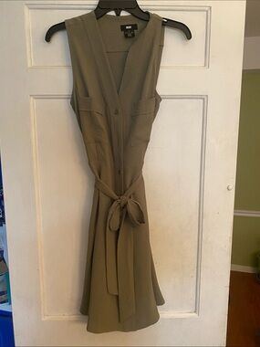 DKNY Olive Sleeveless V-Neck Tie-Waist Midi Dress size 12